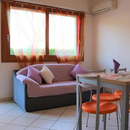 Lovely Flat With In A Pool Paradise 公寓 比比翁