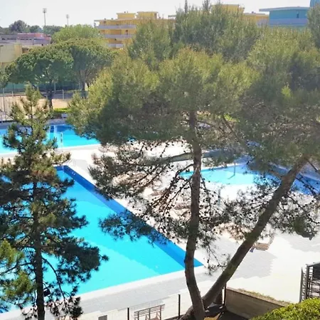 Lovely Flat With Air Conditioning In A With Pool *