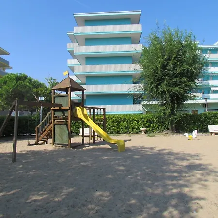 Lovely Flat With In A Pool Paradise Apartmán