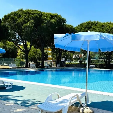 Lovely Flat With In A Pool Paradise Апартаменти *