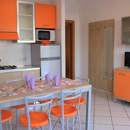 Lovely Flat With In A Pool Paradise Апартаменти *