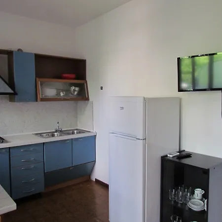 Lovely Flat With In A Pool Paradise Апартаменти Бібіоне